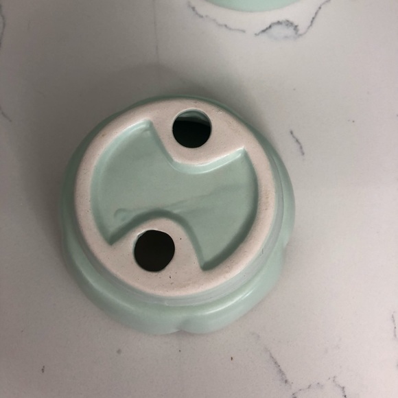 Rae Dunn JASMINE Candle with Flower Topper - Picture 6 of 9